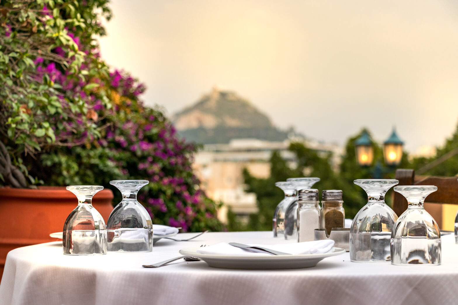 counter seating in Athens