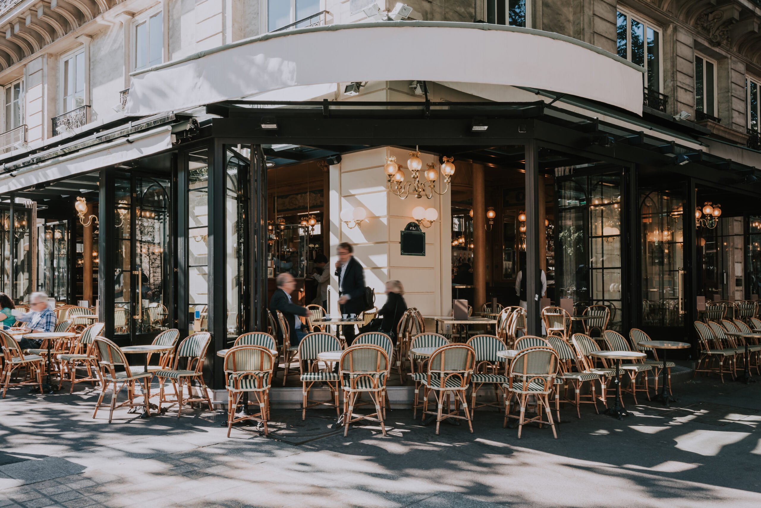 Solo dining in Paris: Beautiful restaurants with counter seating